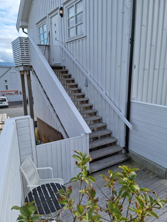 Appartamento Koselig Leilighet Midt I Sentrum Skjervoy Esterno foto