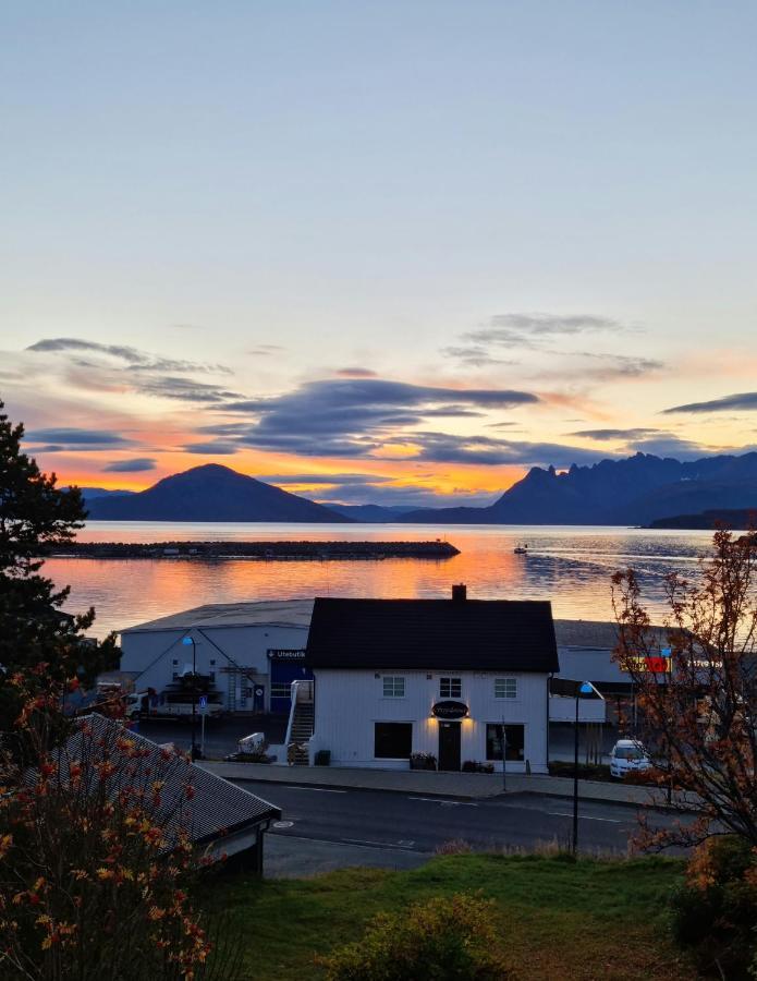 Appartamento Koselig Leilighet Midt I Sentrum Skjervoy Esterno foto